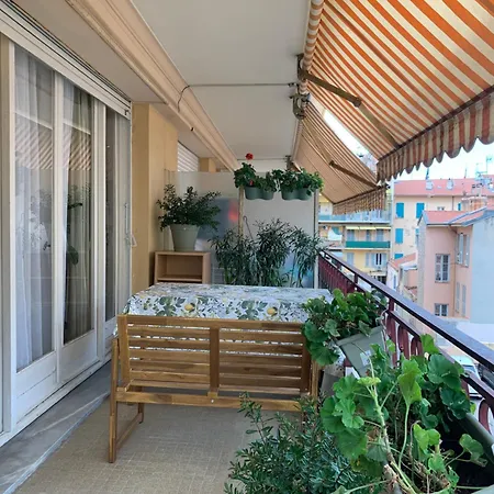 Διαμέρισμα Spacious Near The Μεντόν