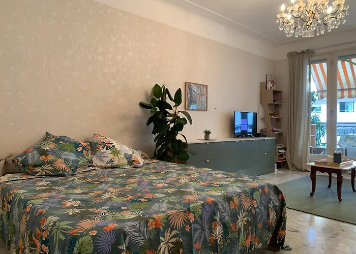 Spacious Near The * Ментона